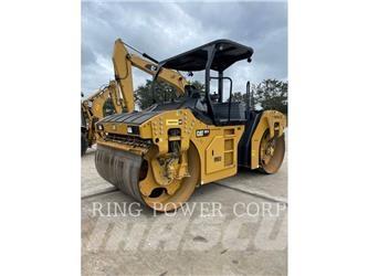 CAT CB13 Tandemové valce