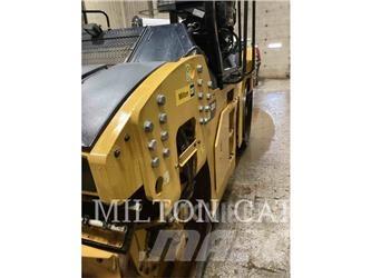 CAT CB13 Tandemové valce