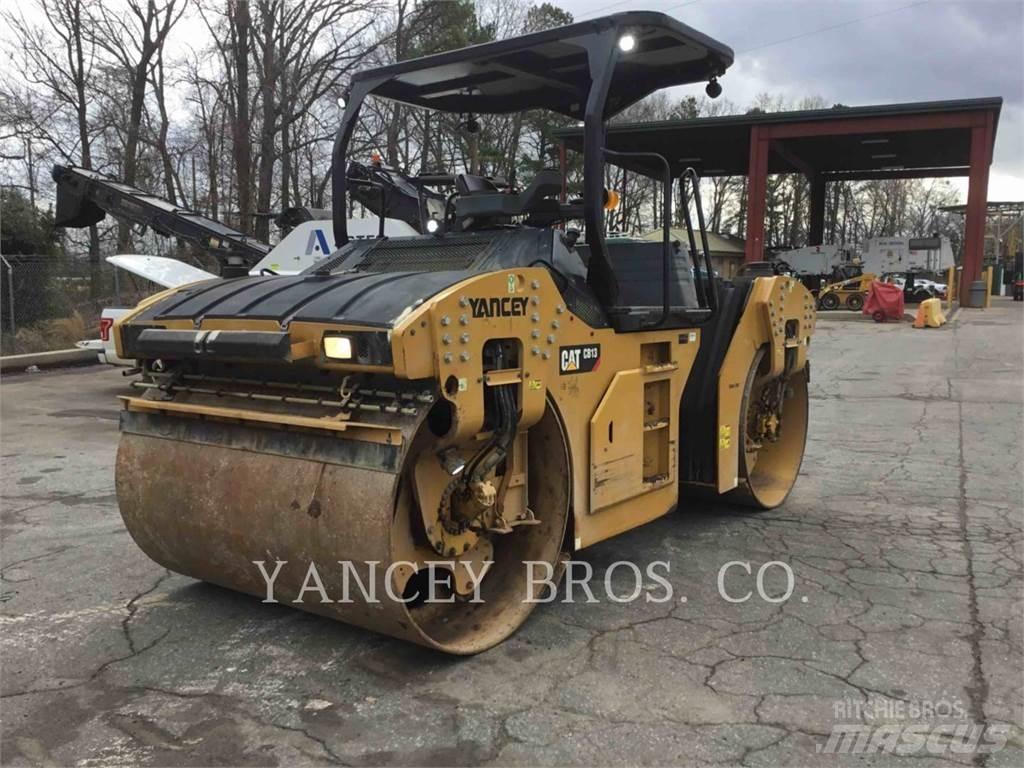 CAT CB13 Pôdne kompaktory
