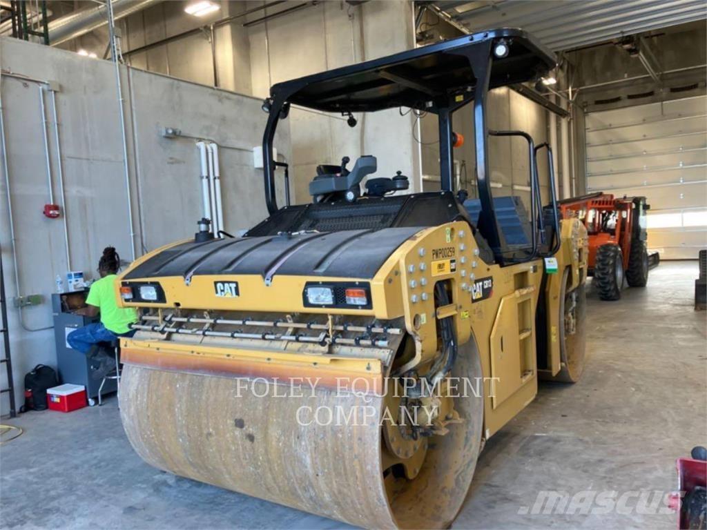 CAT CB13-01 Pôdne kompaktory