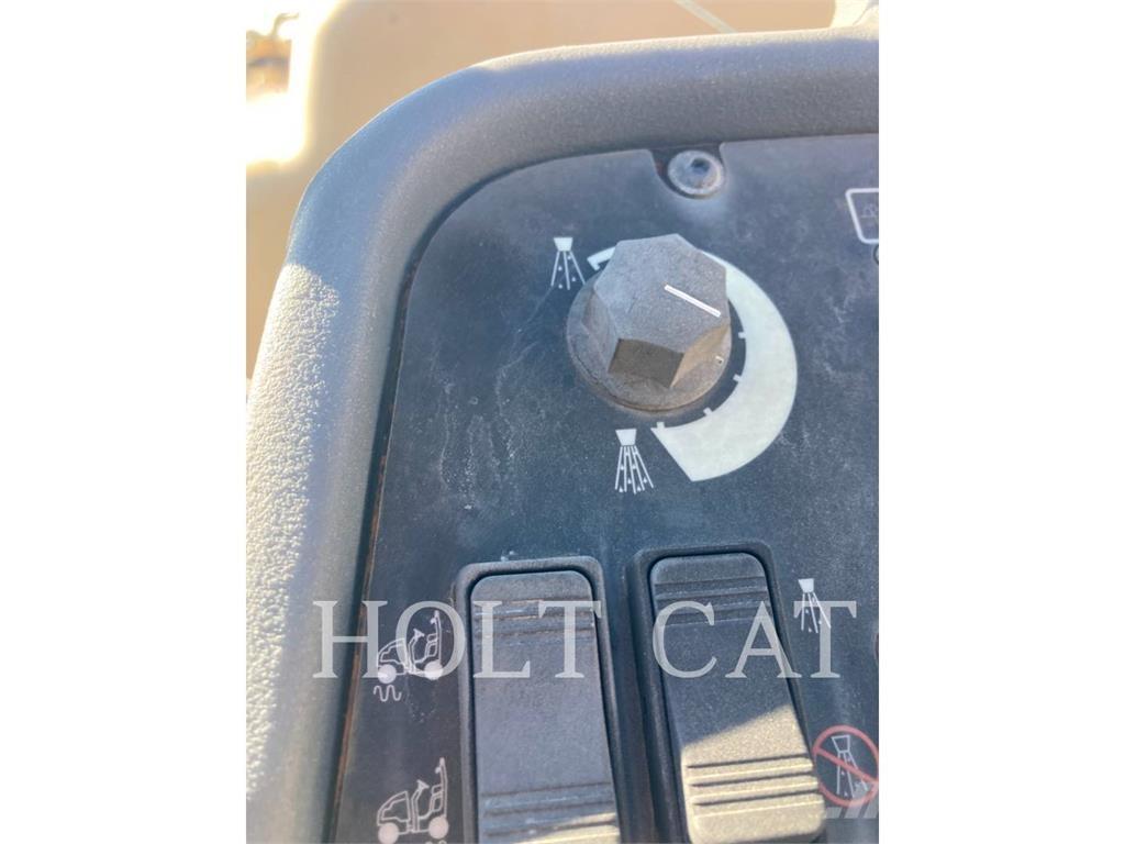 CAT CB14B Tandemové valce