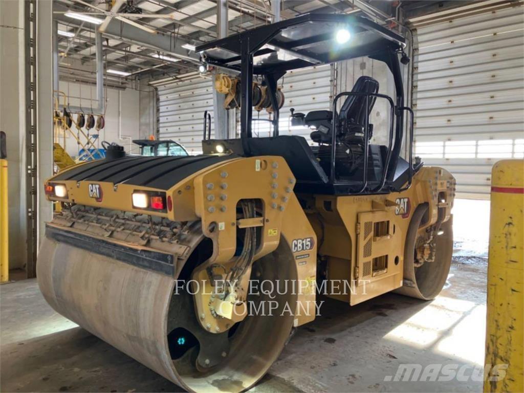 CAT CB15 Pôdne kompaktory