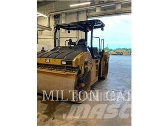 CAT CB15 Tandemové valce