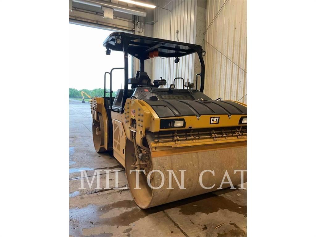 CAT CB15 Tandemové valce