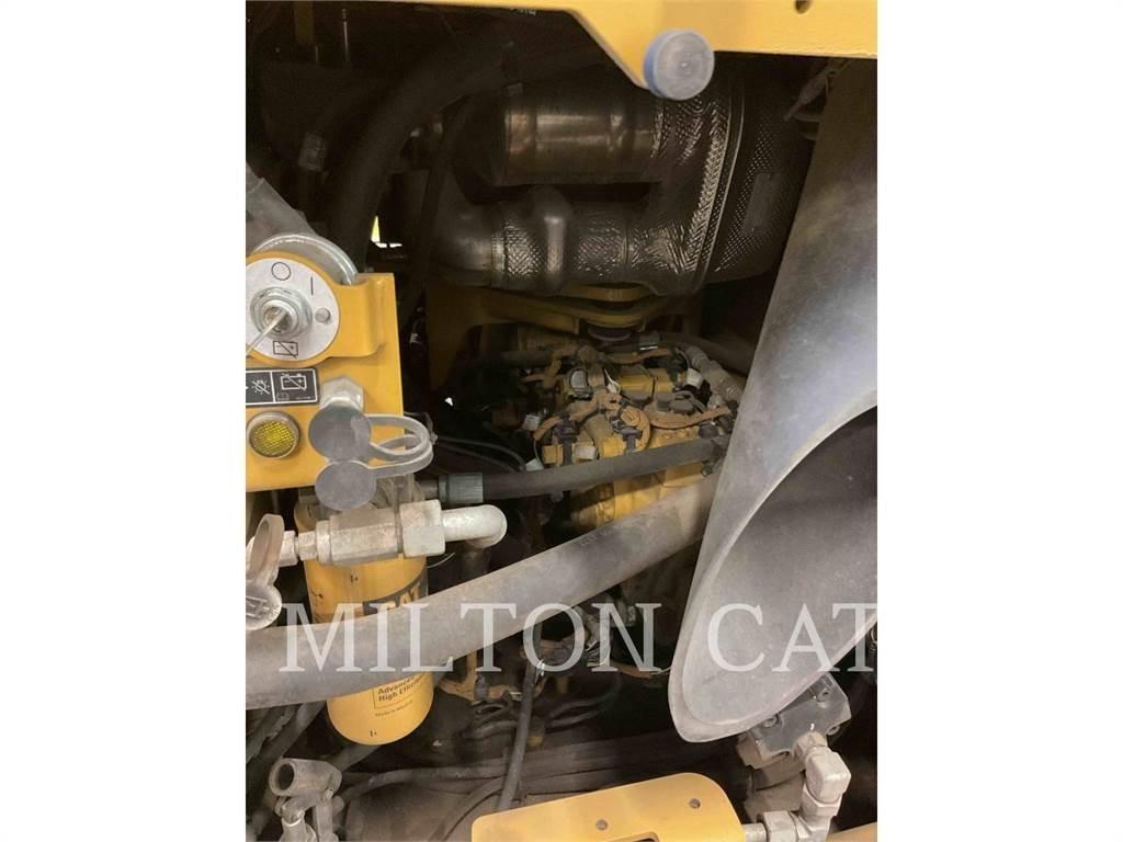 CAT CB15 Tandemové valce