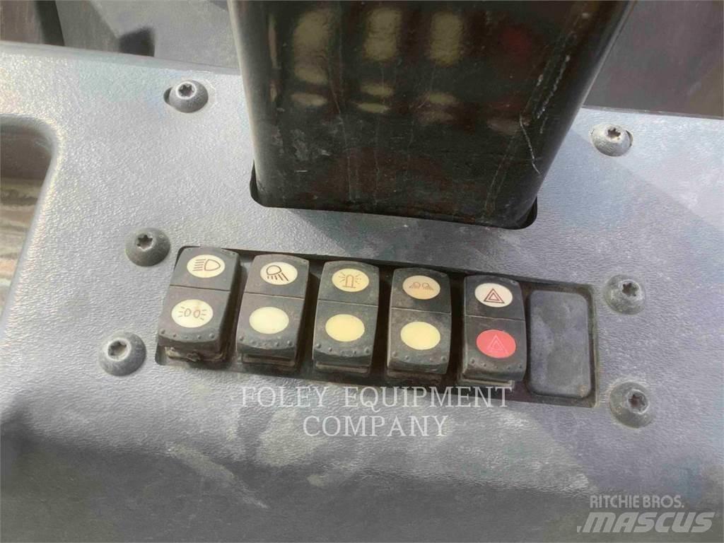 CAT CB15 Pôdne kompaktory