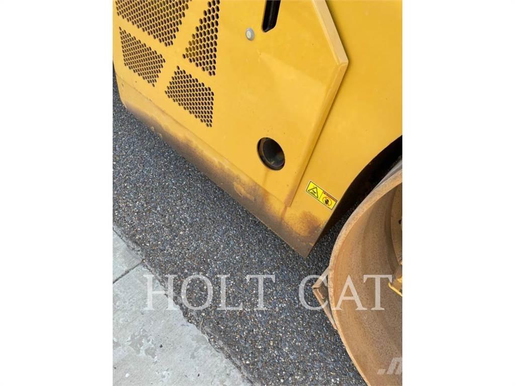 CAT CB15 Ťahačové valce