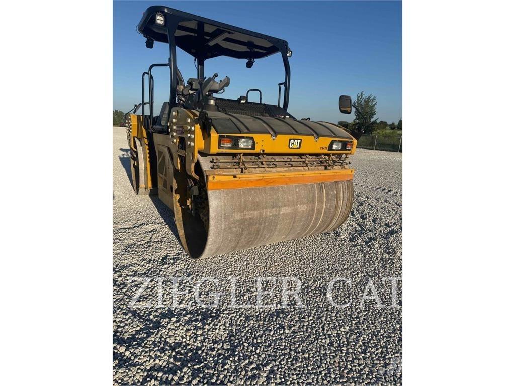 CAT CB15 Pôdne kompaktory