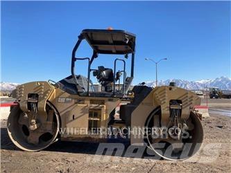 CAT CB15 Tandemové valce