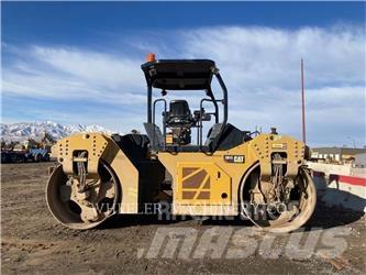 CAT CB15 Tandemové valce