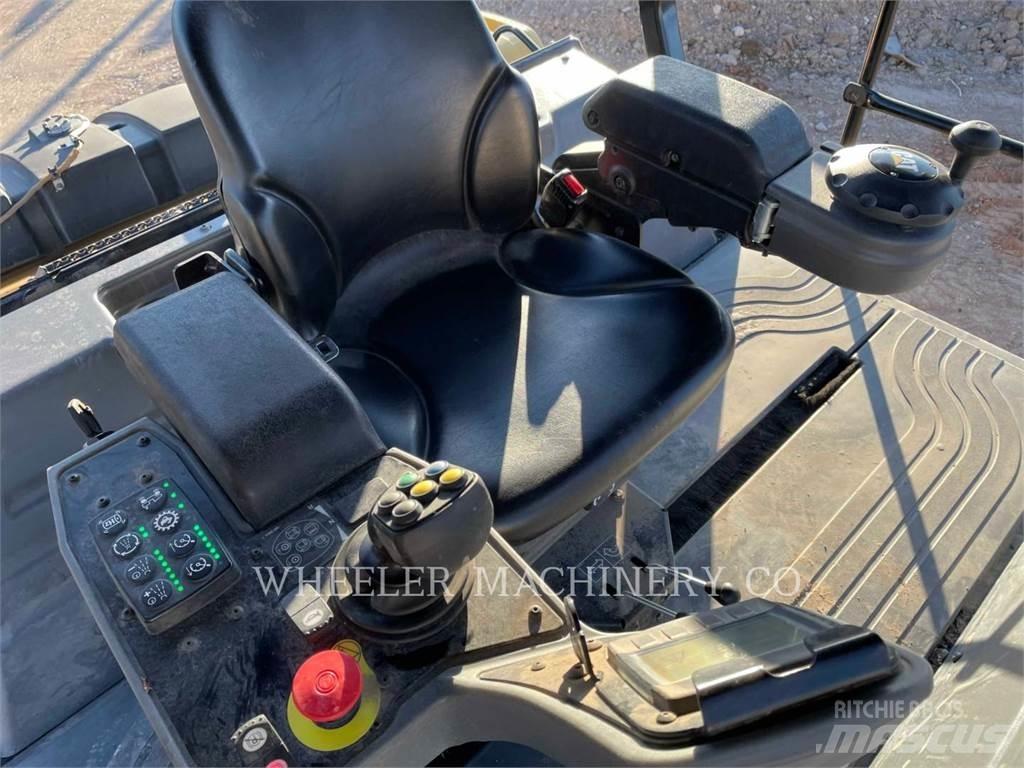 CAT CB15 Tandemové valce