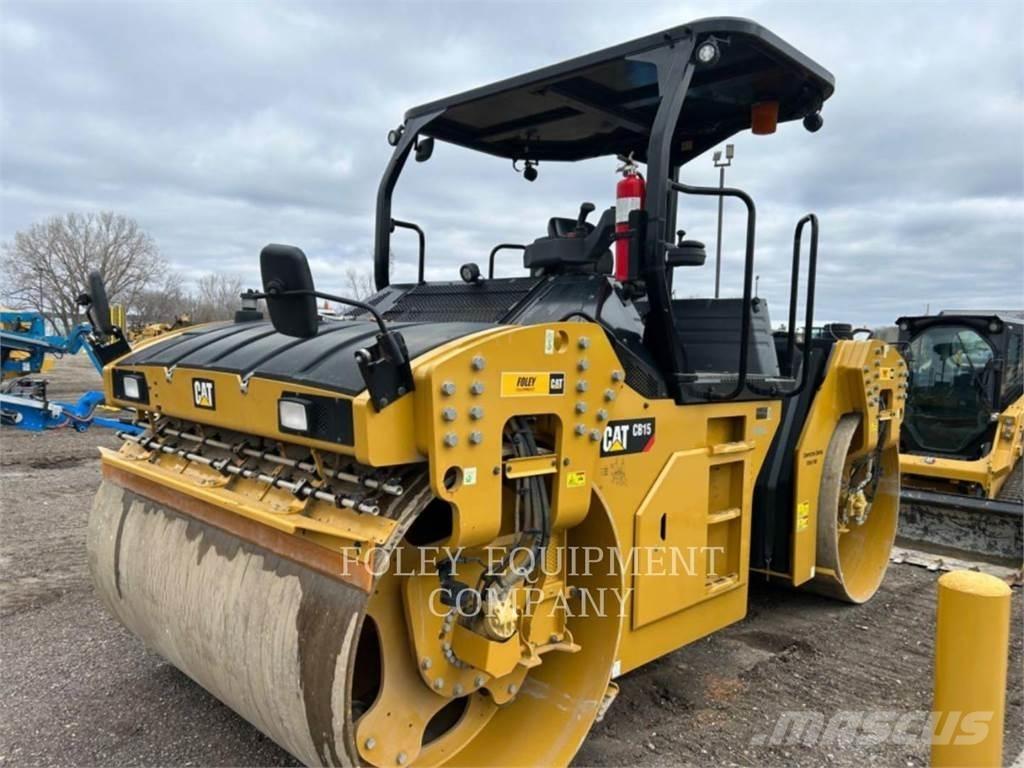 CAT CB15-01 Pôdne kompaktory