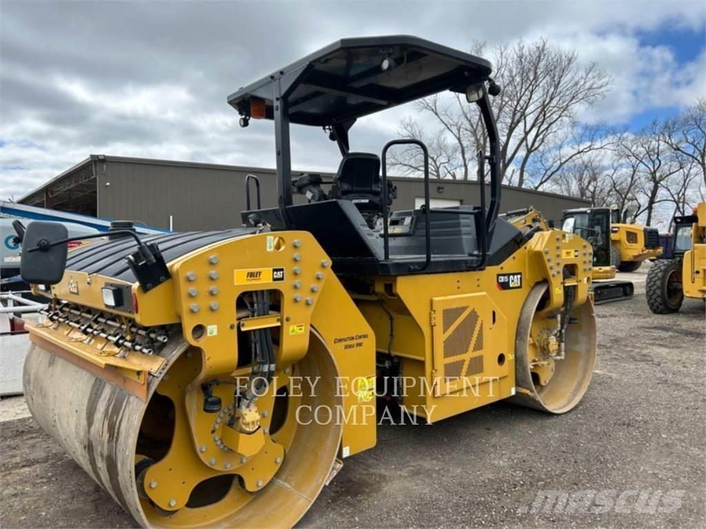 CAT CB15-01 Pôdne kompaktory