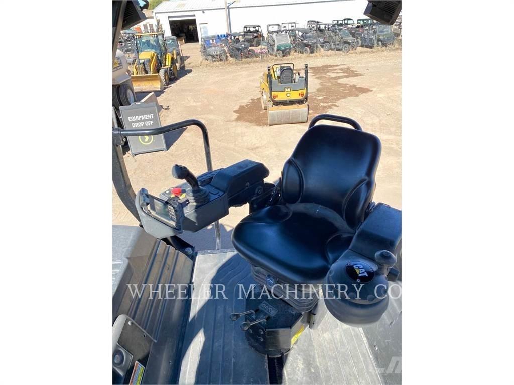 CAT CB15 CW Tandemové valce
