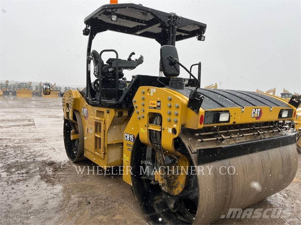 CAT CB15 CW VV Tandemové valce