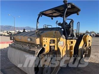 CAT CB15 CW VV Tandemové valce
