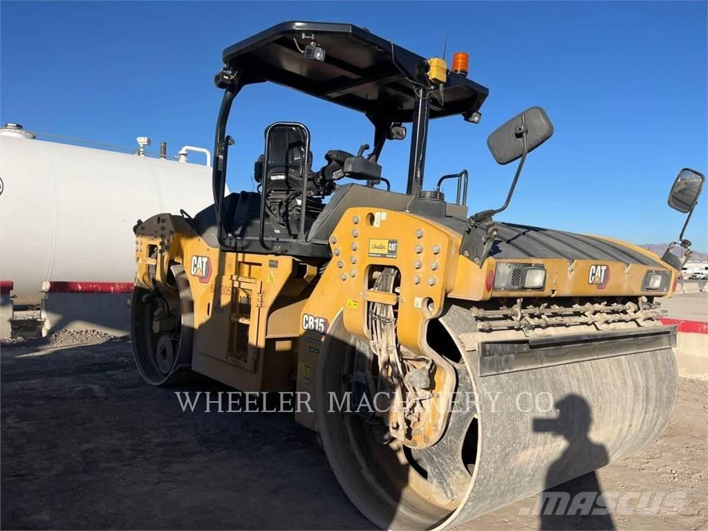 CAT CB15 CW VV Tandemové valce
