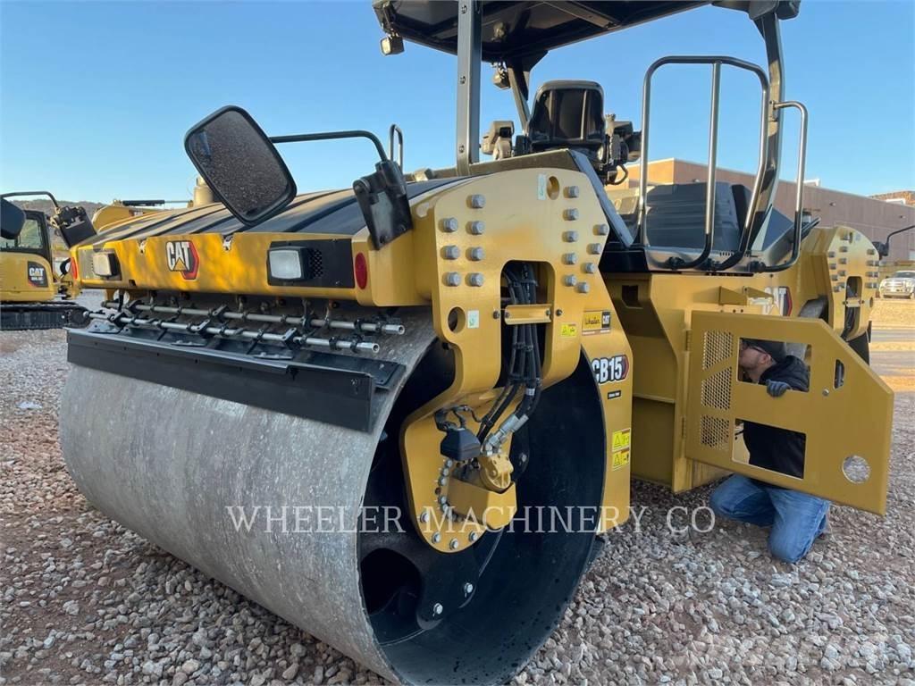CAT CB15 CW VV Tandemové valce