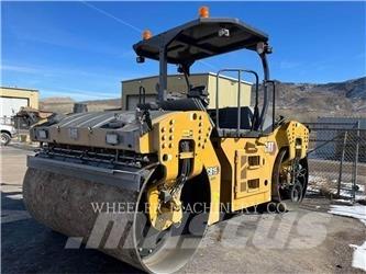 CAT CB15 CW VV Tandemové valce