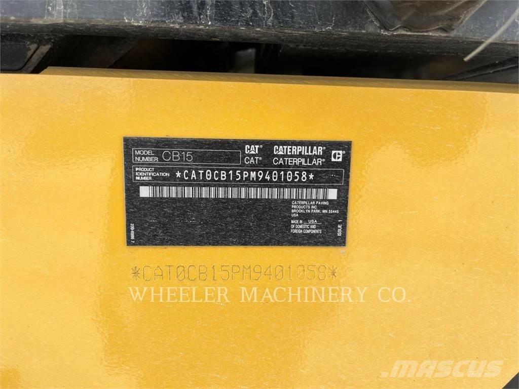 CAT CB15 CW VV Tandemové valce
