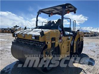 CAT CB15 CW VV Tandemové valce