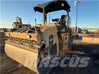 CAT CB15 CW VV Tandemové valce