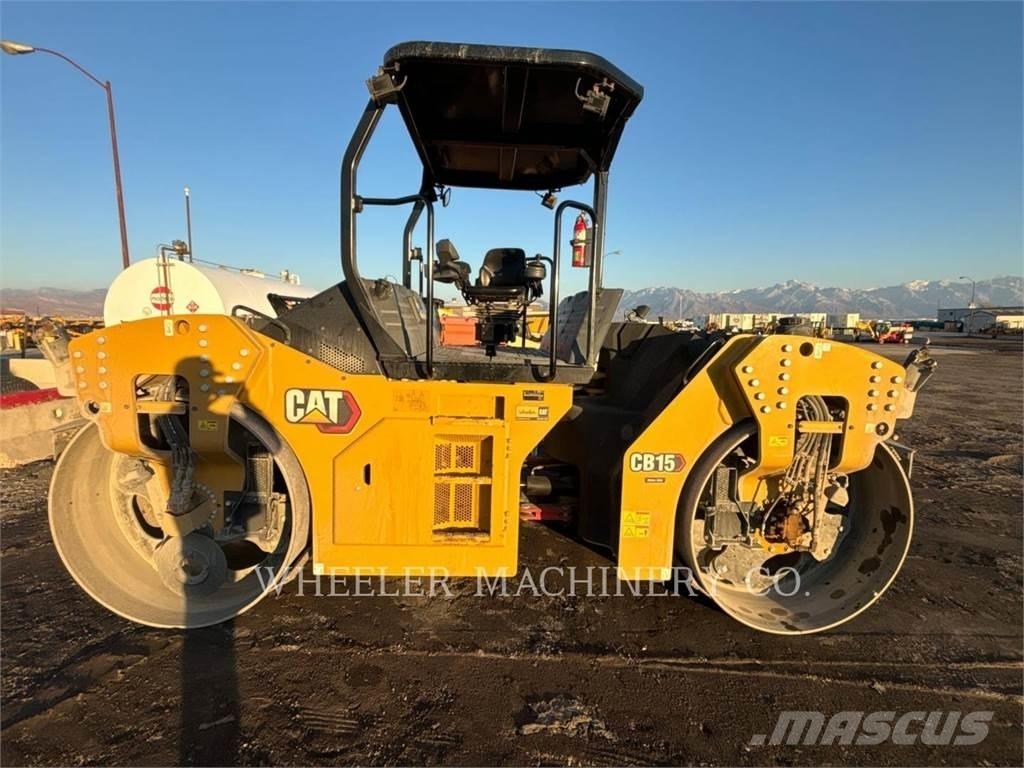 CAT CB15 CW VV Tandemové valce