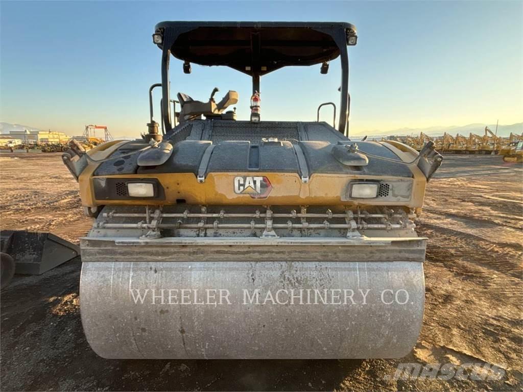 CAT CB15 CW VV Tandemové valce
