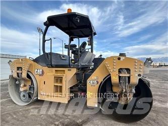 CAT CB15 CW VV Tandemové valce