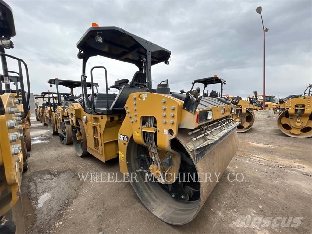 CAT CB15 CW VV Tandemové valce