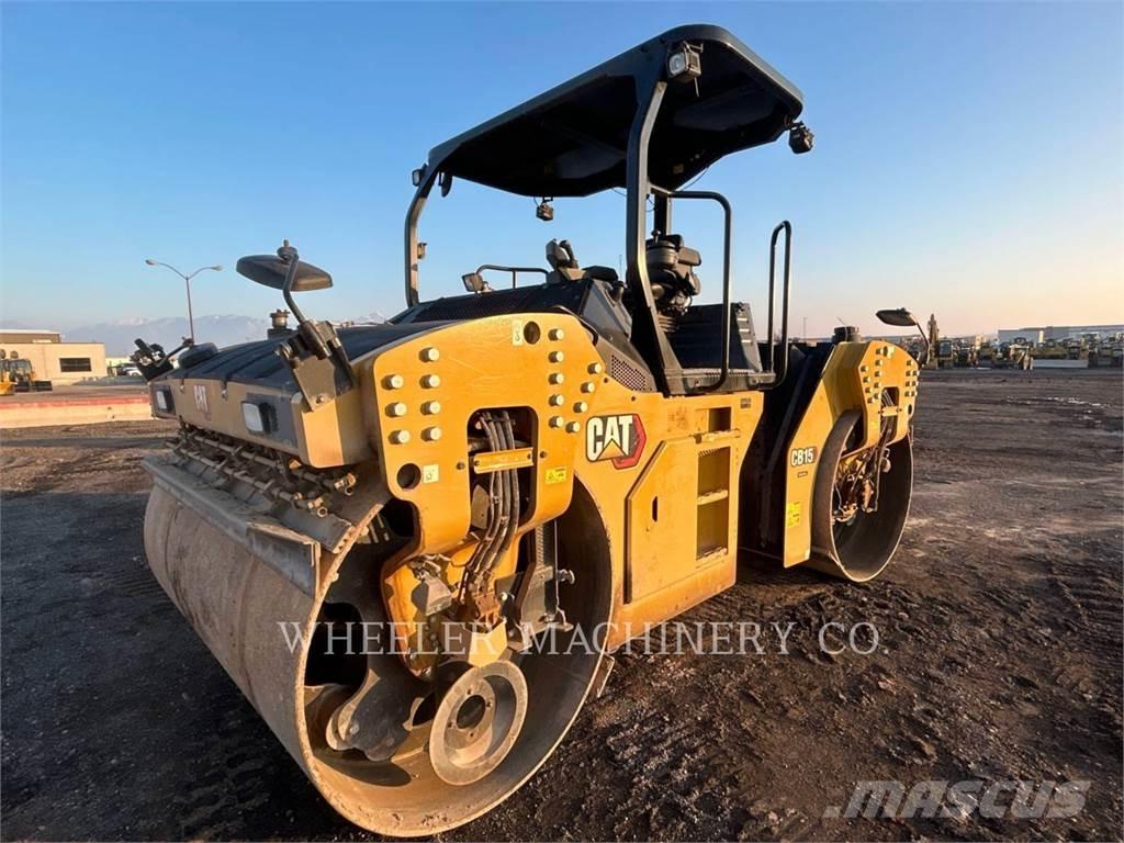 CAT CB15 CW VV Tandemové valce