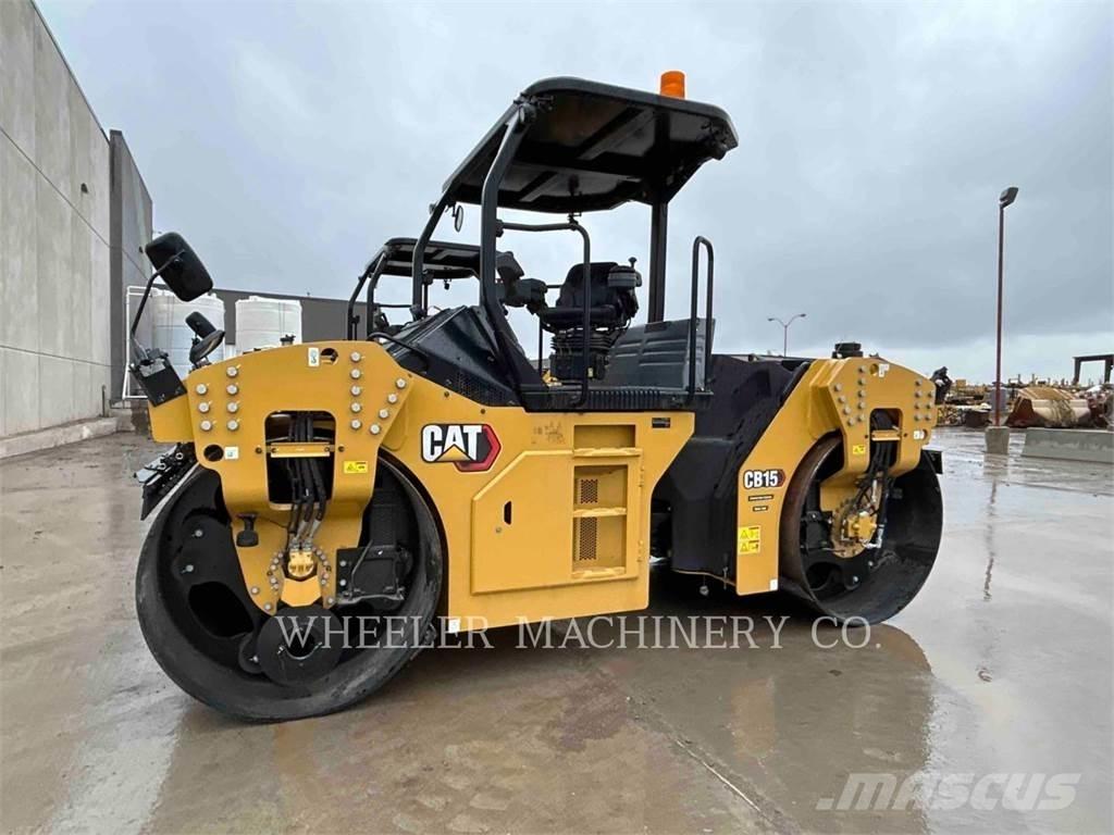 CAT CB15 CW VV Tandemové valce