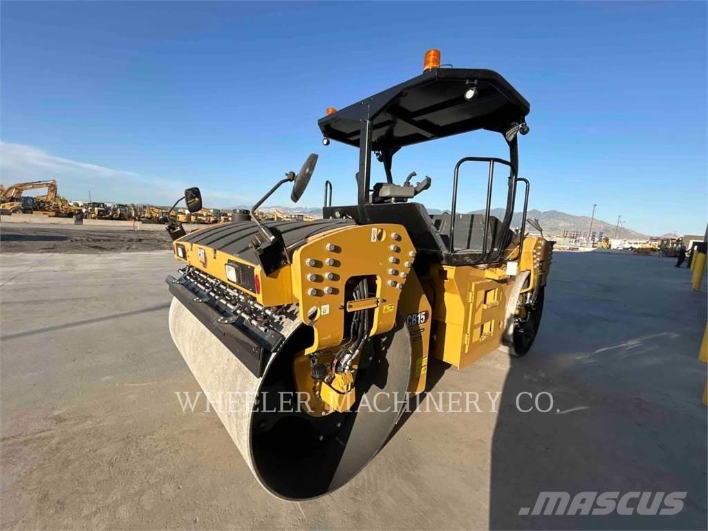 CAT CB15 CW VV Tandemové valce