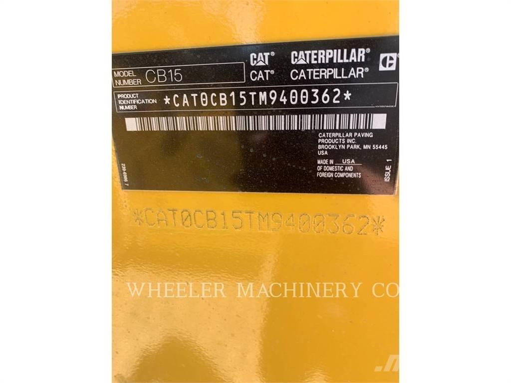 CAT CB15 CW VV Tandemové valce