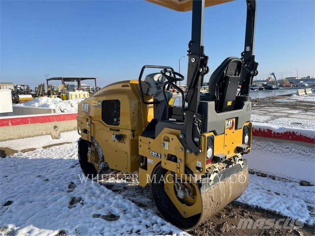 CAT CB2.5 Tandemové valce