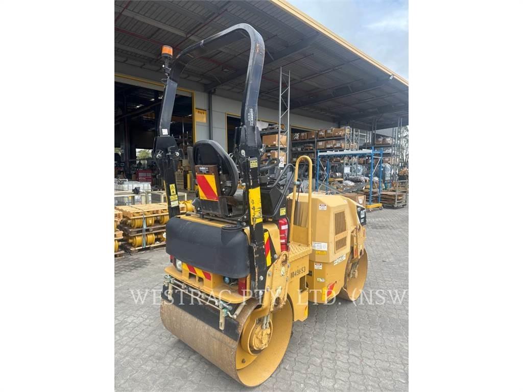 CAT CB22 Tandemové valce