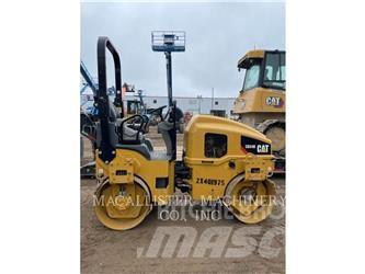 CAT CB24B Tandemové valce