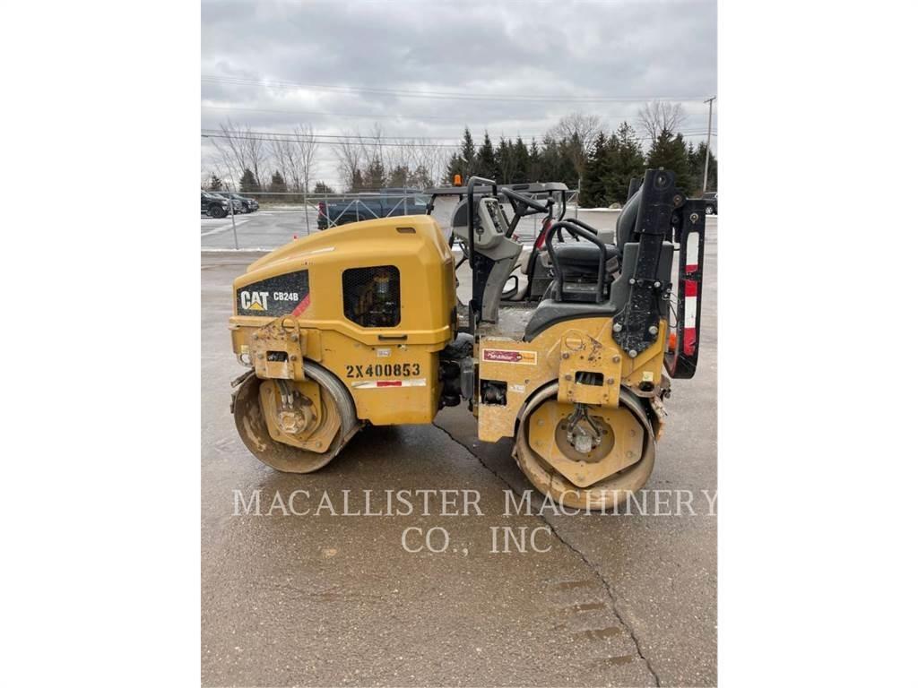CAT CB24B Tandemové valce