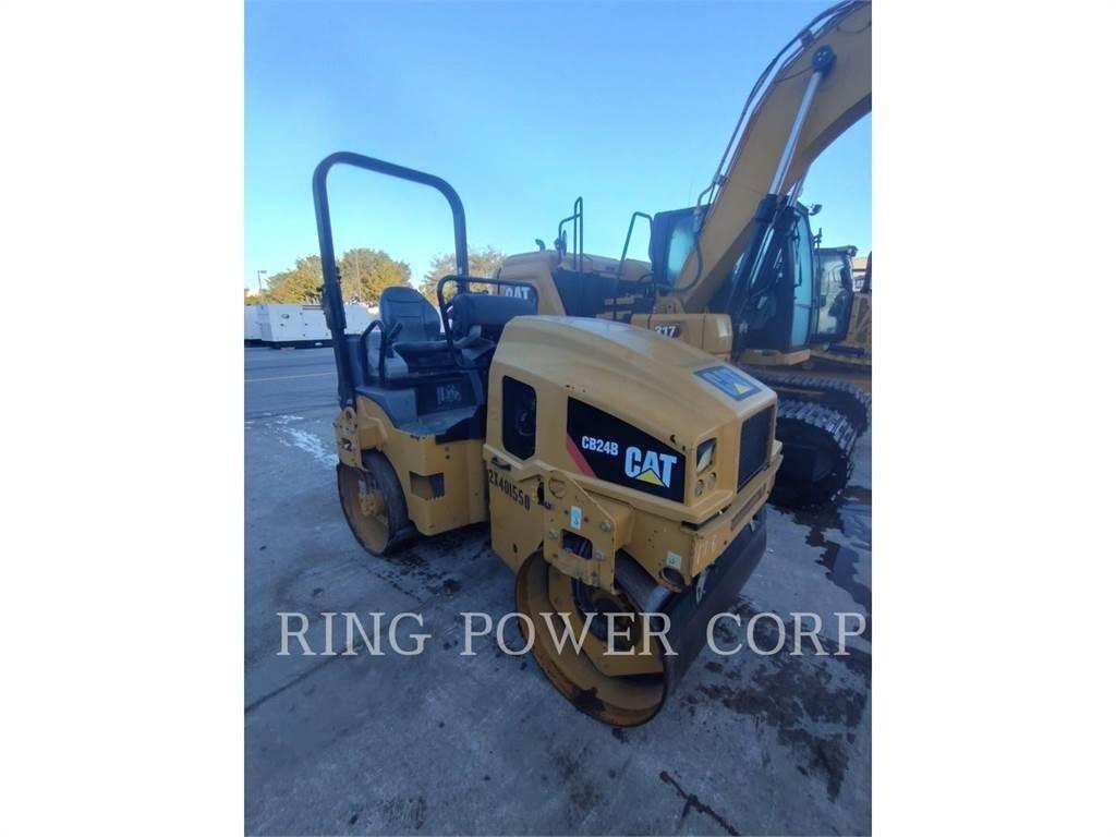 CAT CB24B Tandemové valce