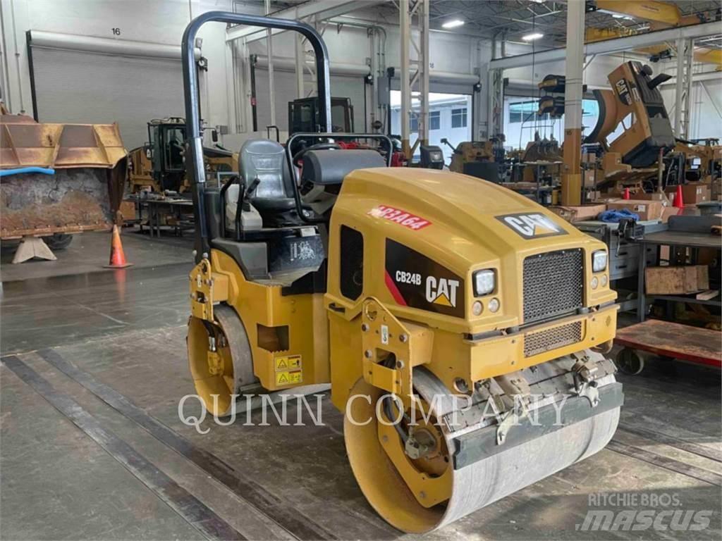 CAT CB24B Tandemové valce