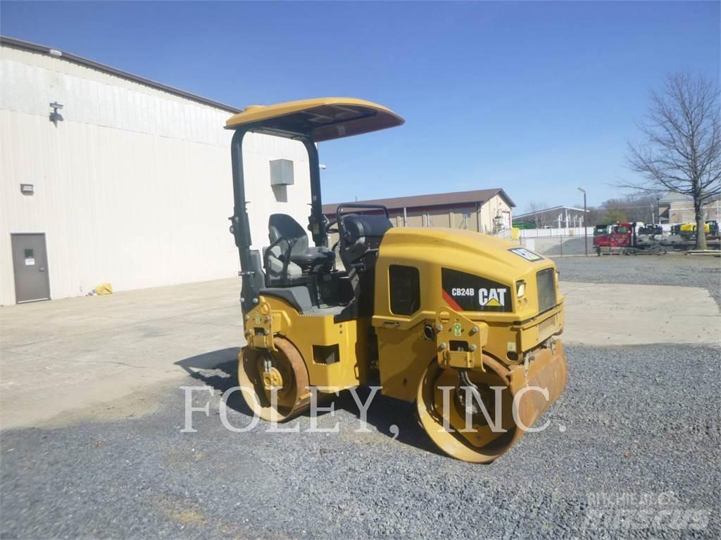 CAT CB24B Tandemové valce