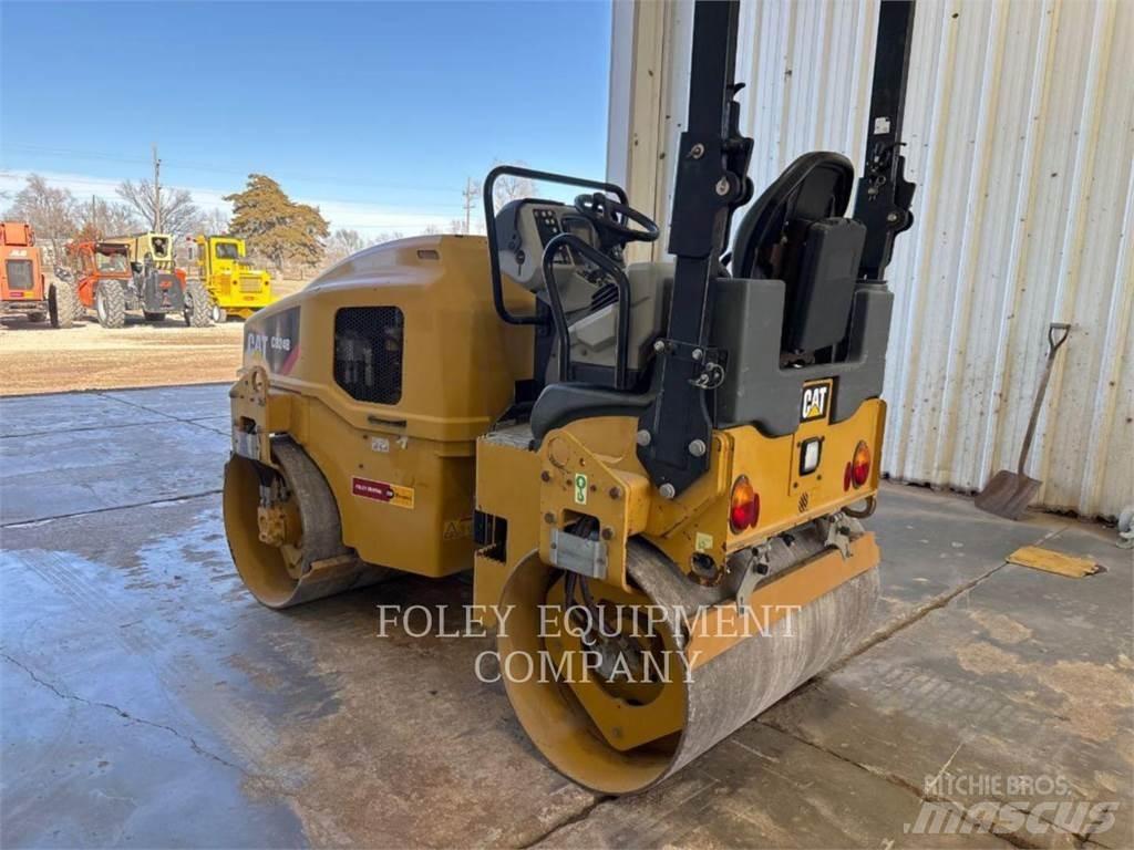 CAT CB24B Pôdne kompaktory