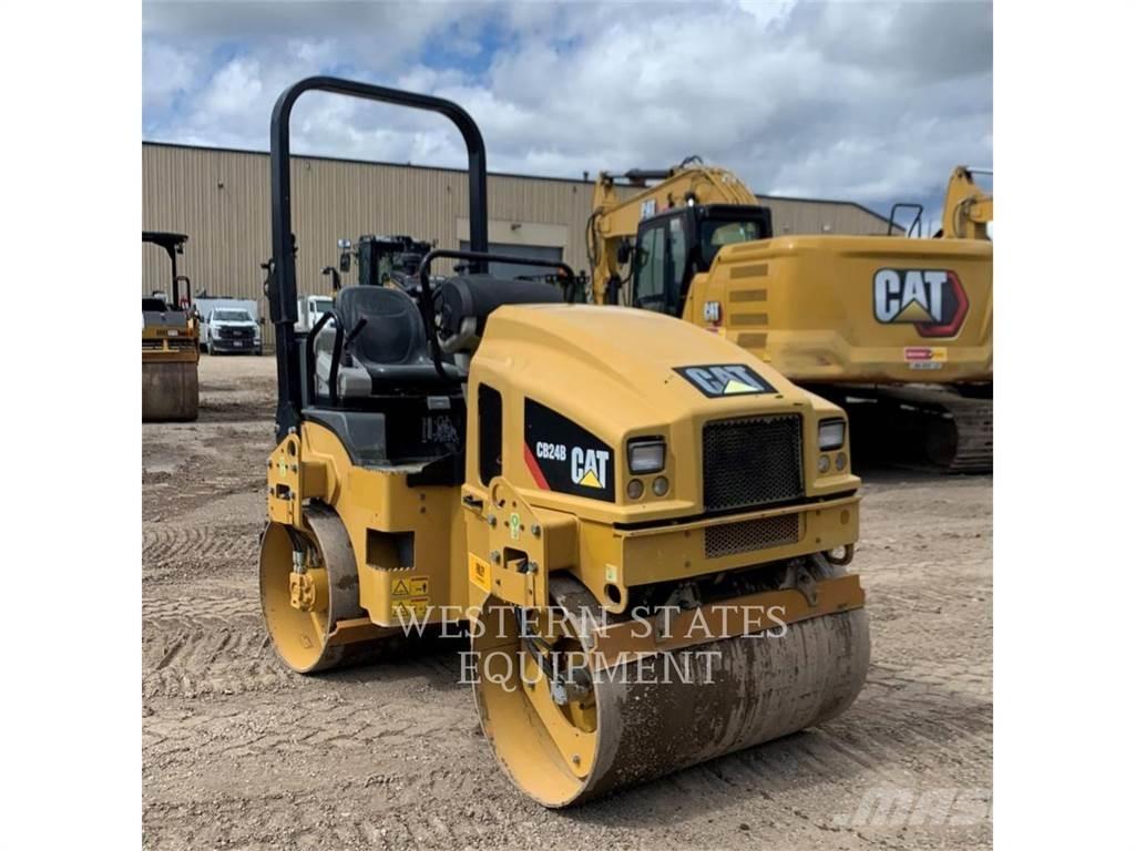 CAT CB24B Tandemové valce