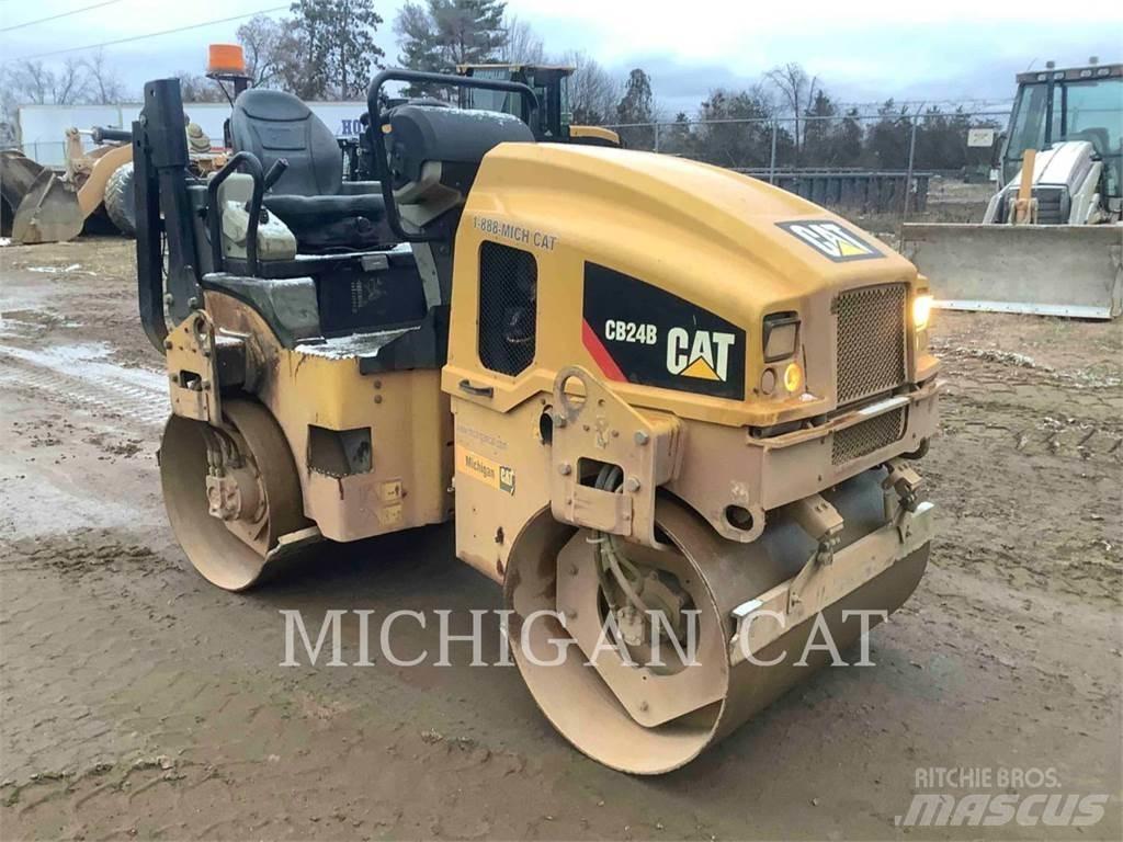 CAT CB24B Tandemové valce
