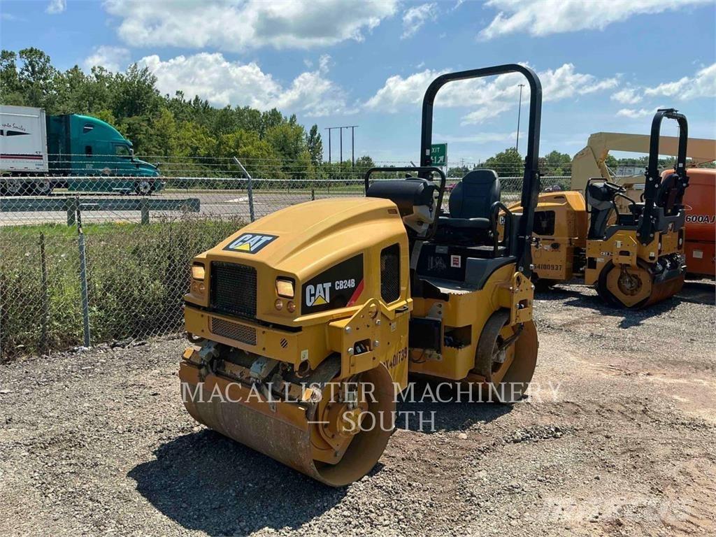 CAT CB24B Tandemové valce