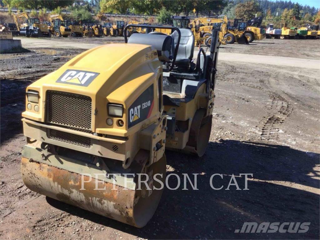 CAT CB24B Tandemové valce