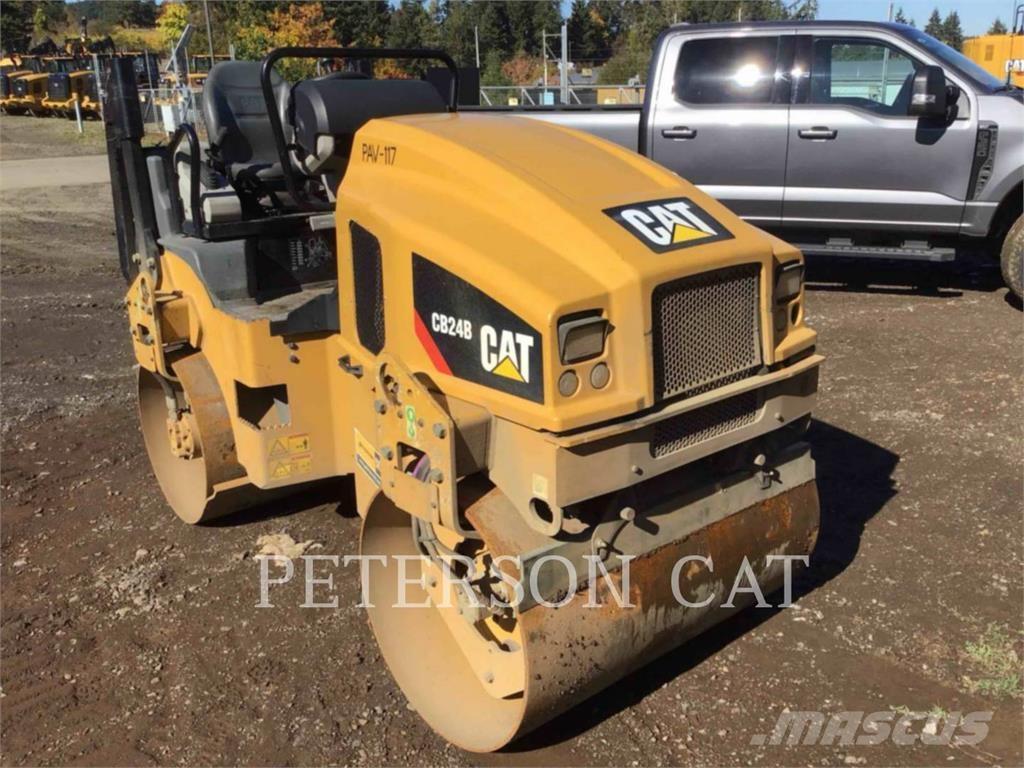 CAT CB24B Tandemové valce
