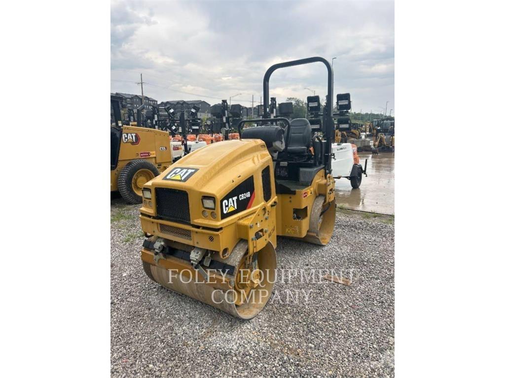 CAT CB24B Pôdne kompaktory