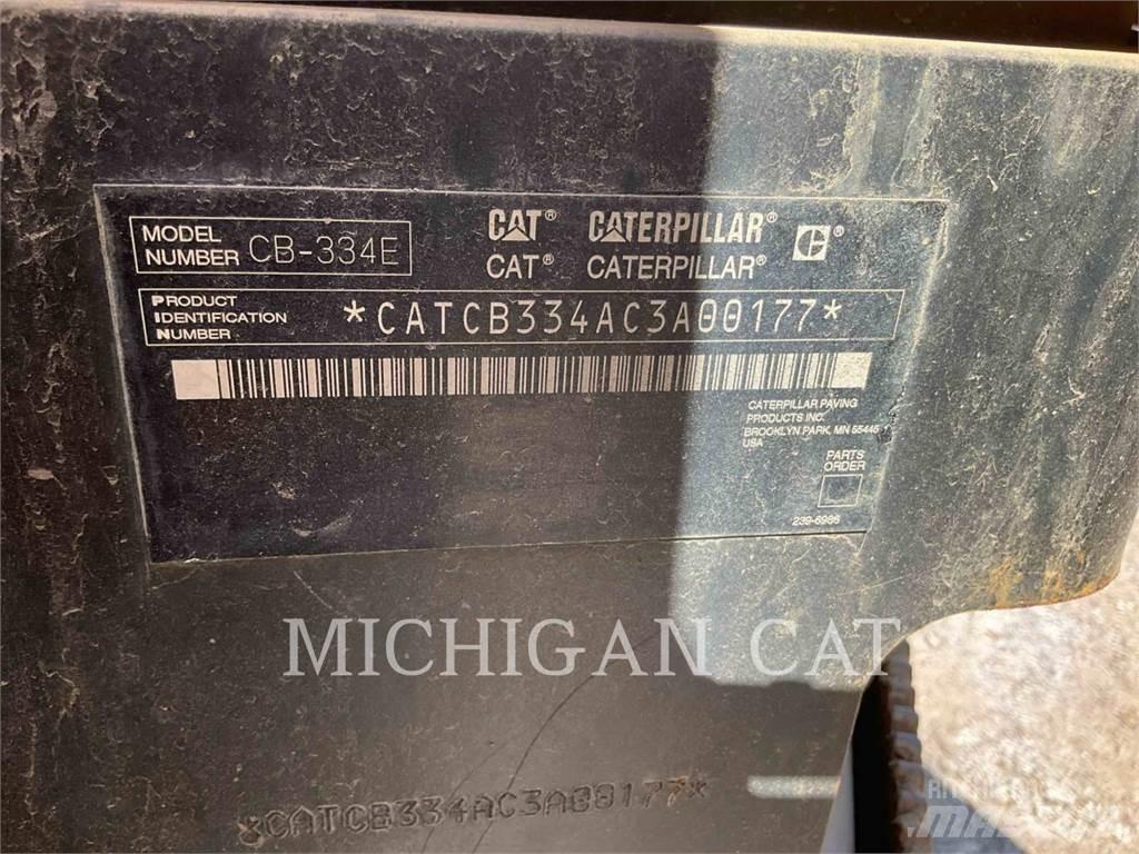 CAT CB334E Ťahačové valce