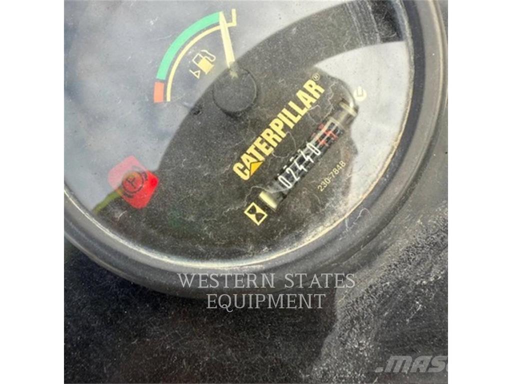 CAT CB34 Tandemové valce